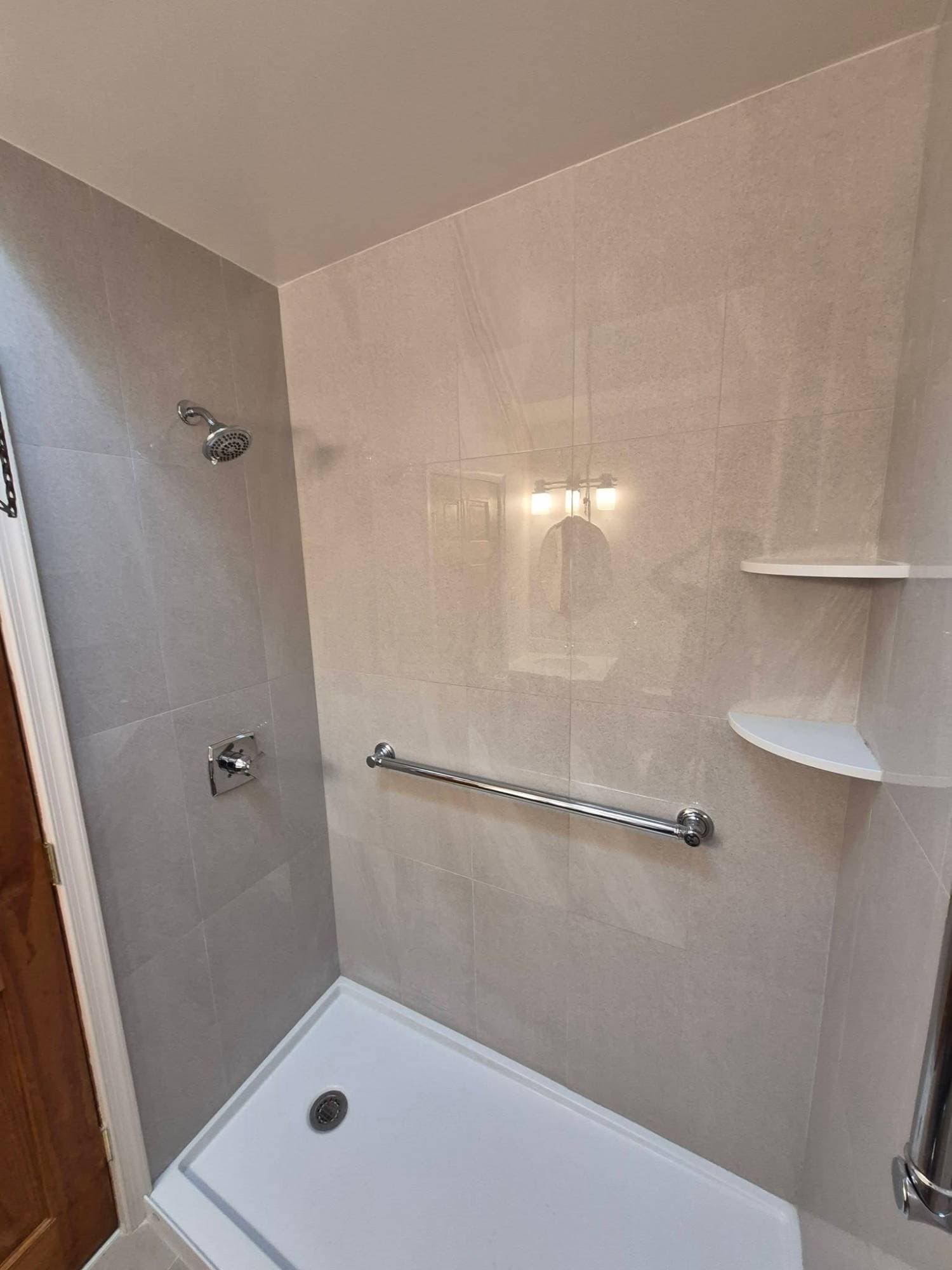 Walk-In Shower with Grab Bar & Corner Shelves